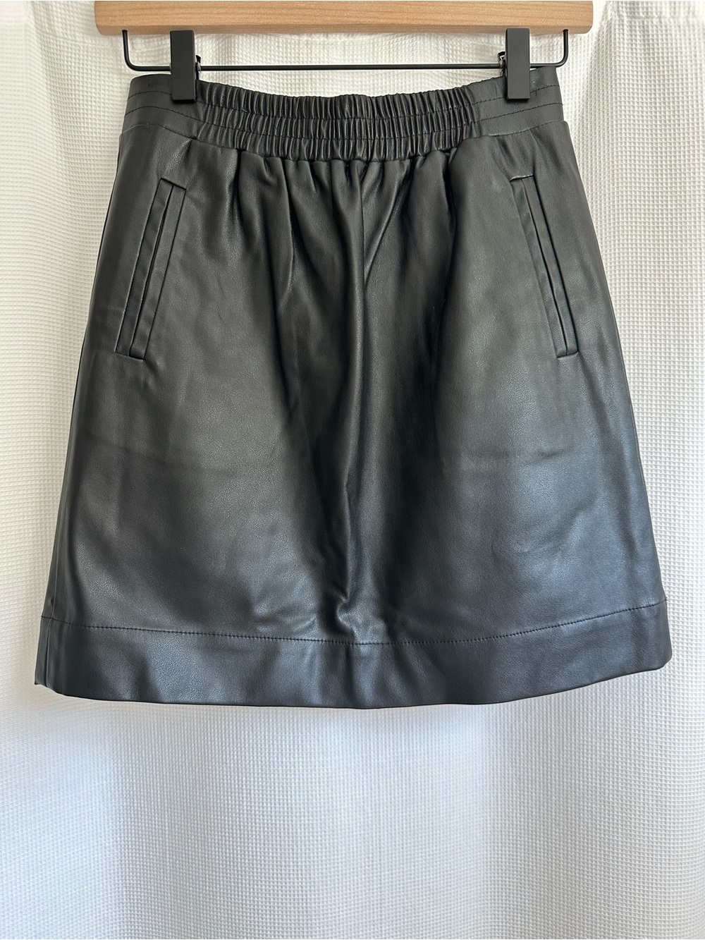 LOFT Black Faux Leather Mini Skirt with Elastic Waist, NWOT, XXSP